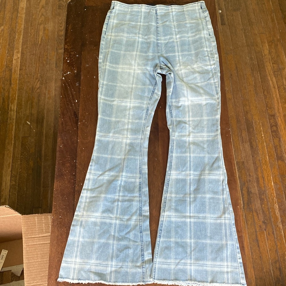 Checkered flared jeans